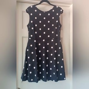 B/W polka dot NY&Co dress - with pockets! Size Large